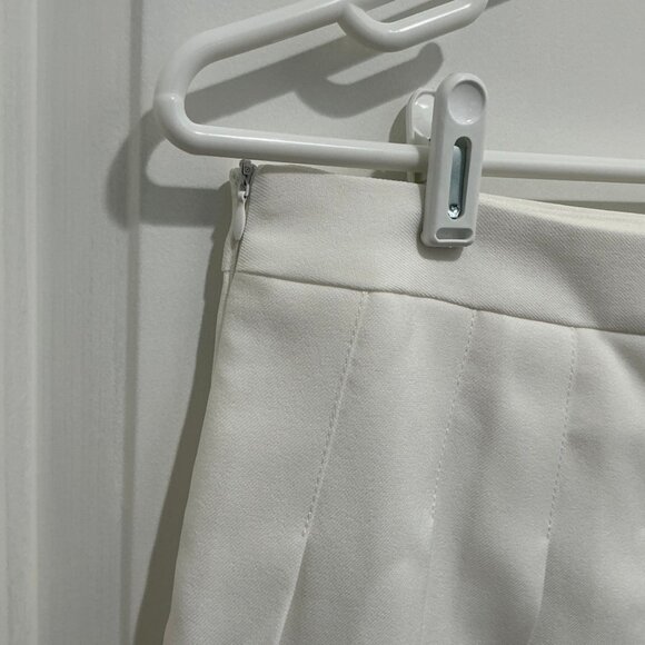 Tennis skorts, White, Barely Used excellent condition, Small - Picture 3 of 8